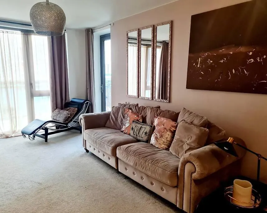 Stylish Apartment Near Tower Bridge London