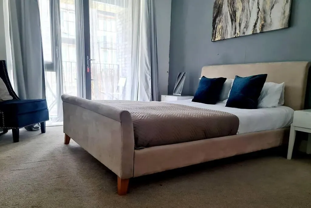 Stylish Apartment Near Tower Bridge London