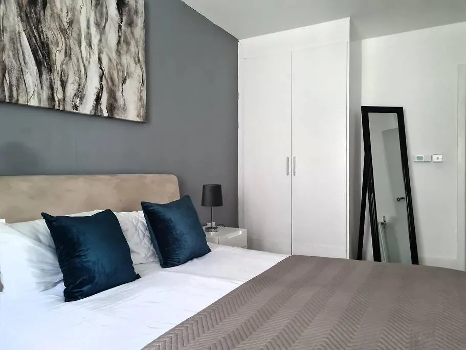 Stylish Apartment Near Tower Bridge London